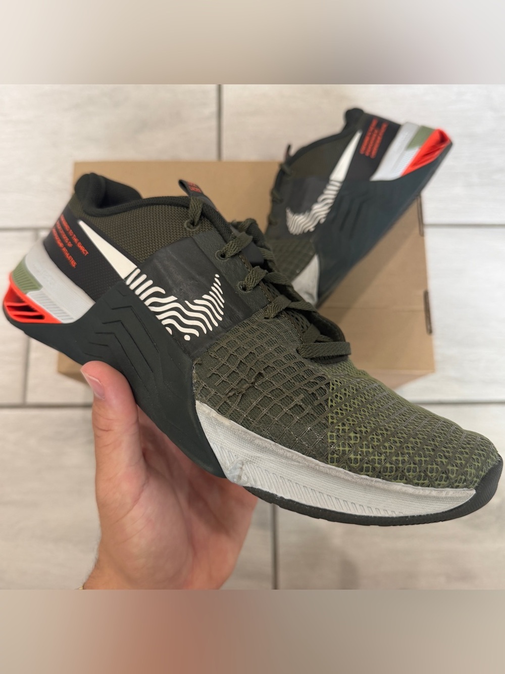 NIKE MENS METCON 8 CARGO KHAKI/LIGHT BONE-SEQUOIA